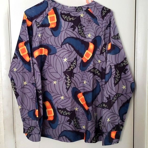 Halloween Cob Web & Stars with Bats and Witches Hats Long Sleeve Top Size L - Picture 2 of 5